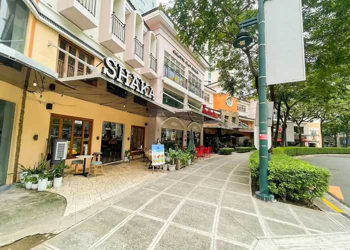Staycation In Bgc #aatft13j * Manila