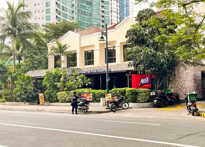 Staycation In Bgc #aatft13j *